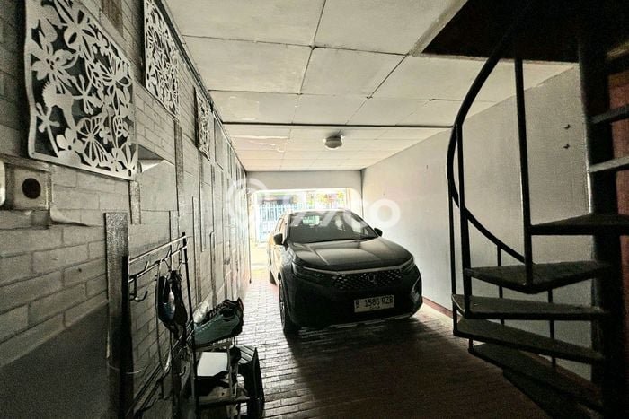 Siap Huni Hunian Elit 4 Kamar di Pesanggrahan Dekat ke Mana Pun Siap Huni Hunian Elit 4 Kamar di Pesanggrahan Dekat ke Mana Pun