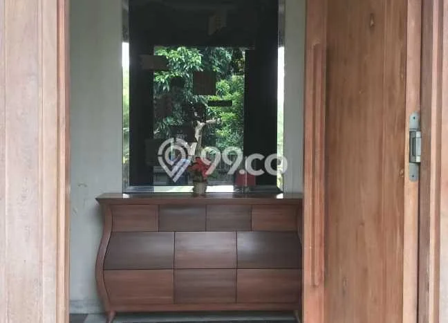 Rumah Mewah LB 400m2 Siap Huni Desain Elegan di Cibubur, Bekasi Rumah Mewah LB 400m2 Siap Huni Desain Elegan di Cibubur, Bekasi