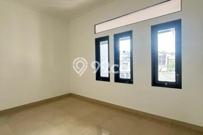 Dijual Rumah Luas Elegan Dengan View Cantik di Senopati, Jakarta Selatan Dijual Rumah Luas Elegan Dengan View Cantik di Senopati, Jakarta Selatan