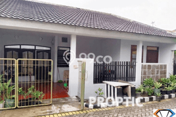 Dijual Rumah 4 Kamar Lokasi Strategis Bagus dan Strategis di Rungkut Dijual Rumah 4 Kamar Lokasi Strategis Bagus dan Strategis di Rungkut