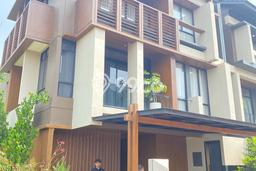 Rumah Elit Modern Tanpa Renovasi di BSD City Tangerang Rumah Elit Modern Tanpa Renovasi di BSD City Tangerang