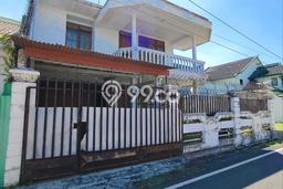 Rumah Asri area , Malang, LT 212m2m² Bangunan 150m2m² Rumah Asri area , Malang, LT 212m2m² Bangunan 150m2m²