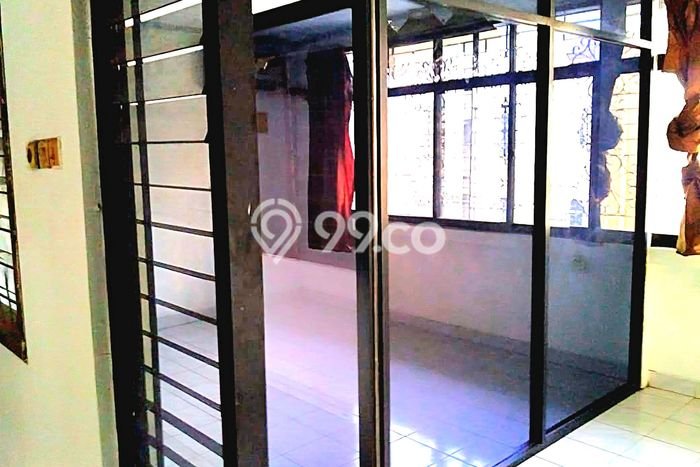 Ruko Dijual di Jakarta Barat LT 112m2 & LB 220m2 Lokasi Terbaik! Ruko Dijual di Jakarta Barat LT 112m2 & LB 220m2 Lokasi Terbaik!