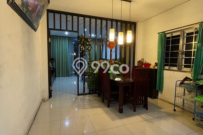 Unit Ruko Dijual di Jakarta Barat LT 94m2 & LB 408m2 Unit Ruko Dijual di Jakarta Barat LT 94m2 & LB 408m2