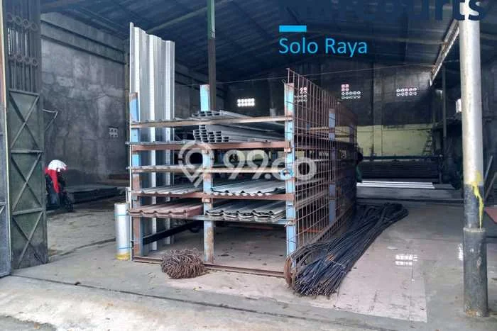 Rumah Modern Cantik 4 Kamar Siap Huni di Pasar Kliwon Rumah Modern Cantik 4 Kamar Siap Huni di Pasar Kliwon