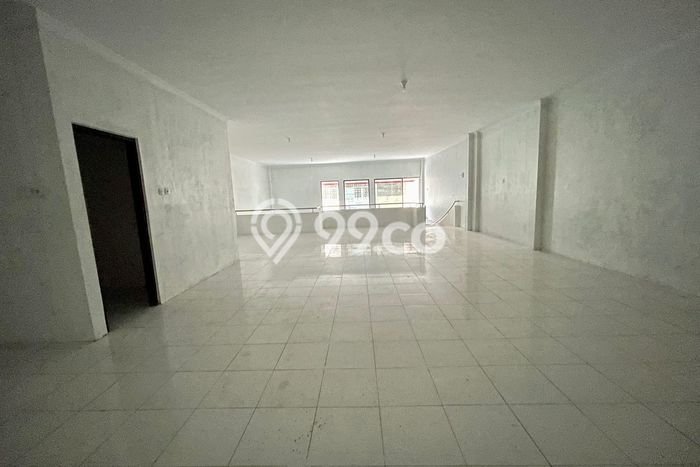 For Rent Ruko Kawasan Premium di Laweyan, Luas 350m², Siap Usaha For Rent Ruko Kawasan Premium di Laweyan, Luas 350m², Siap Usaha