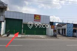Ruko Dijual di Banyuanyar LT 1370m2, LB 250m2 untuk Investasi Ruko Dijual di Banyuanyar LT 1370m2, LB 250m2 untuk Investasi
