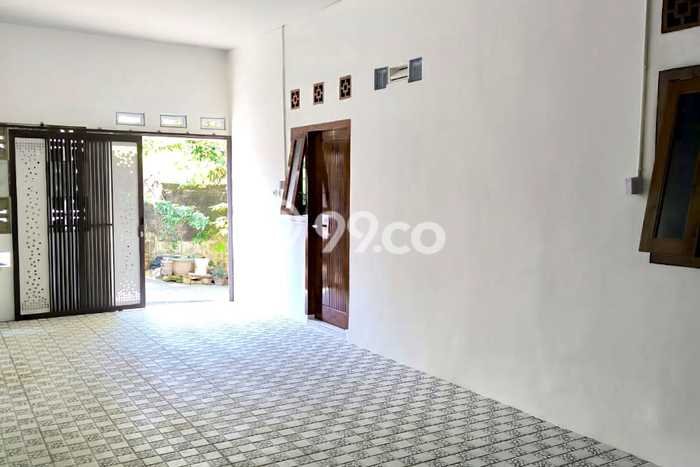 Rumah Modern Cantik 12 KT Siap Huni di Jebres Rumah Modern Cantik 12 KT Siap Huni di Jebres