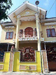 For Sale Rumah 4 Kamar Lokasi Ideal Bagus dan Strategis di Banyuanyar For Sale Rumah 4 Kamar Lokasi Ideal Bagus dan Strategis di Banyuanyar