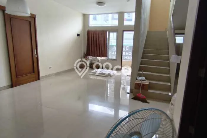 Rumah Eksklusif Siap Huni LT 128m2 di Pasar Kliwon, Surakarta Rumah Eksklusif Siap Huni LT 128m2 di Pasar Kliwon, Surakarta