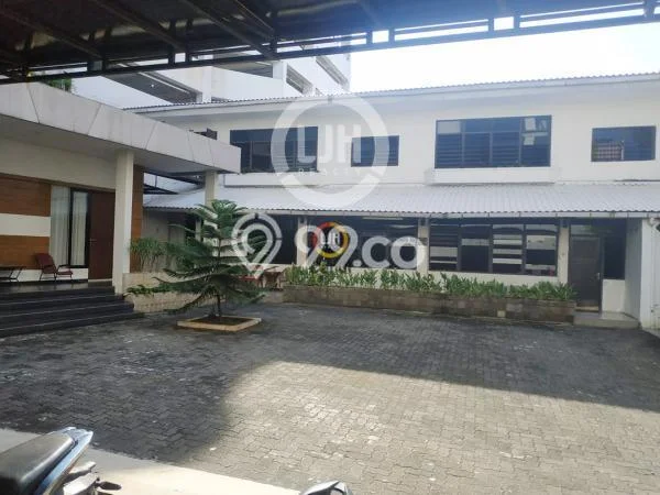 Hunian Mewah LB 400m2 Siap Pakai Desain Elegan di Lamper, Semarang Hunian Mewah LB 400m2 Siap Pakai Desain Elegan di Lamper, Semarang