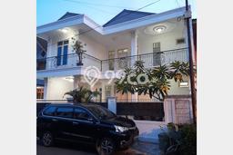 Rumah Eksklusif Dijual LT 180m2 di BSD, Tangerang Selatan Rumah Eksklusif Dijual LT 180m2 di BSD, Tangerang Selatan
