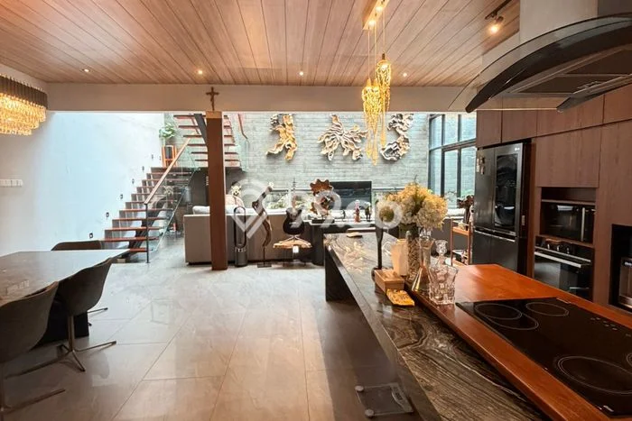 Dijual Rumah Mewah Elegan Dengan View Cantik di Alam Sutera, Tangerang Dijual Rumah Mewah Elegan Dengan View Cantik di Alam Sutera, Tangerang