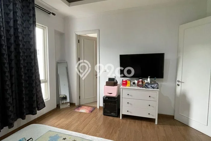 Rumah Elit LB 134m2 Siap Huni Desain Elegan di Alam Sutera, Tangerang Rumah Elit LB 134m2 Siap Huni Desain Elegan di Alam Sutera, Tangerang