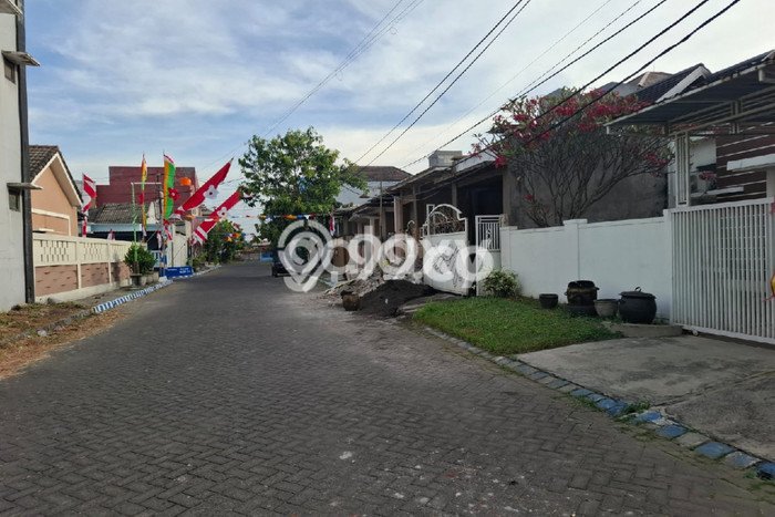 Rumah Asri di Pakal, 2 KT, Bebas Macet Rumah Asri di Pakal, 2 KT, Bebas Macet
