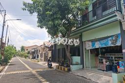 Rumah Bagus area Lakarsantri, Surabaya, LT 165m2m², Luas Bangunan 165m2m² Rumah Bagus area Lakarsantri, Surabaya, LT 165m2m², Luas Bangunan 165m2m²