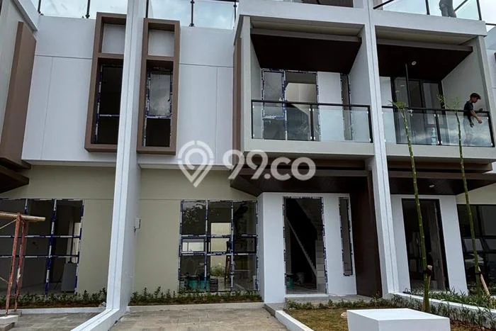 Rumah Elit Modern Tanpa Renovasi di Joglo Jakarta Barat Rumah Elit Modern Tanpa Renovasi di Joglo Jakarta Barat