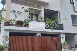 Kesempatan Memiliki Rumah LT 183m2m² / LB 280m2m² di , Dekat Pusat Kota, Bandung Kesempatan Memiliki Rumah LT 183m2m² / LB 280m2m² di , Dekat Pusat Kota, Bandung