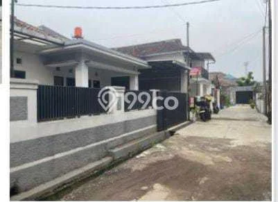 Rumah Nyaman dengan 3 Kamar Tidur dan 2 Kamar Mandi di Kawasan Batununggal, Bandung Rumah Nyaman dengan 3 Kamar Tidur dan 2 Kamar Mandi di Kawasan Batununggal, Bandung