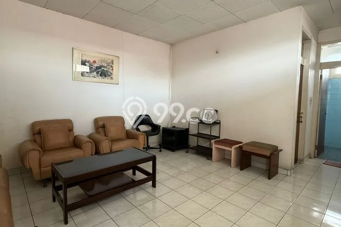 PROPERTI PILIHAN! Rumah Asri area Andir, LT 360m2m² LB 300m2m² PROPERTI PILIHAN! Rumah Asri area Andir, LT 360m2m² LB 300m2m²
