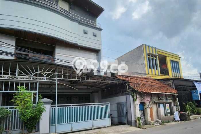 Rumah 4 KT 2 KM Pemandangan Kota di Dayeuhkolot, Bandung Rumah 4 KT 2 KM Pemandangan Kota di Dayeuhkolot, Bandung