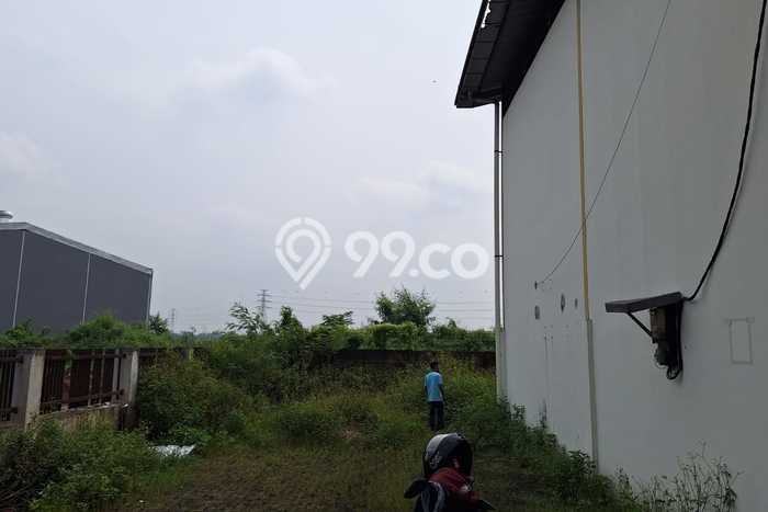 Disewakan Gudang di Serpong Tangerang Selatan LT 2355m2, LB 1100m2 Disewakan Gudang di Serpong Tangerang Selatan LT 2355m2, LB 1100m2