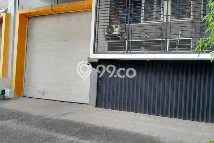 Gudang Disewakan di Penggilingan, Luas 1689m², Kawasan Potensial Gudang Disewakan di Penggilingan, Luas 1689m², Kawasan Potensial