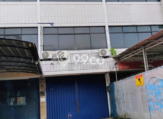 Ruko Disewa di Jakarta Selatan dengan LB 202m2 Area Komersial Ramai Ruko Disewa di Jakarta Selatan dengan LB 202m2 Area Komersial Ramai