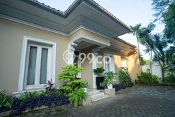 Hunian Mewah LB 500m2 Siap Pakai Desain Elegan di Kemang, Jakarta Selatan Hunian Mewah LB 500m2 Siap Pakai Desain Elegan di Kemang, Jakarta Selatan