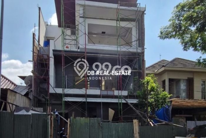 DIJUAL CEPAT! Rumah Ready Stock Lokasi Premium , LT 210m2m² Bangunan 405m2m² DIJUAL CEPAT! Rumah Ready Stock Lokasi Premium , LT 210m2m² Bangunan 405m2m²