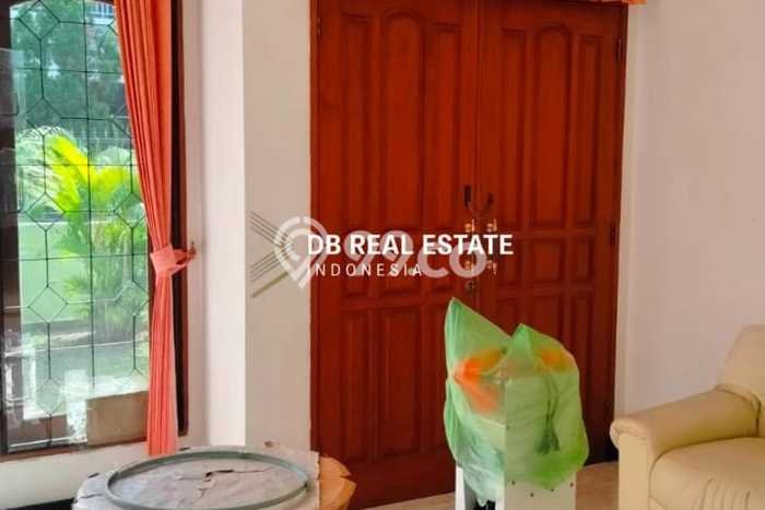Rumah Elit LB 250m2 Siap Pakai Desain Elegan di Darmo Permai, Surabaya Rumah Elit LB 250m2 Siap Pakai Desain Elegan di Darmo Permai, Surabaya