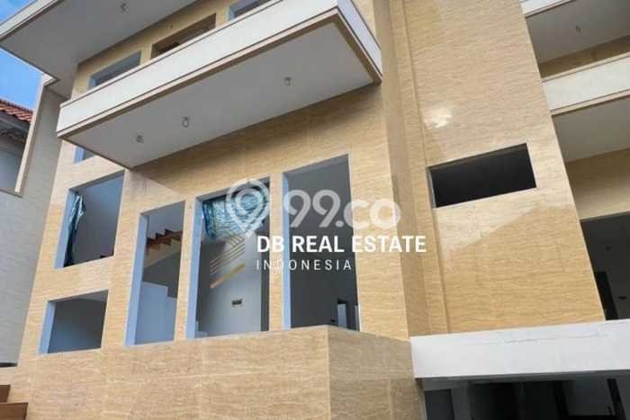 Dijual Rumah Premium dengan Fasilitas Sekitar Lengkap di Lakarsantri, Surabaya Dijual Rumah Premium dengan Fasilitas Sekitar Lengkap di Lakarsantri, Surabaya