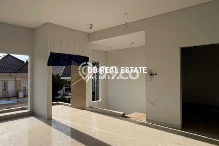 Dijual Rumah Premium dengan Fasilitas Sekitar Lengkap di Lakarsantri, Surabaya Dijual Rumah Premium dengan Fasilitas Sekitar Lengkap di Lakarsantri, Surabaya