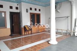 Disewakan! Rumah 4 Kamar Tidur &
2 Kamar Mandi di Cirebon Kota, Cirebon Disewakan! Rumah 4 Kamar Tidur &
2 Kamar Mandi di Cirebon Kota, Cirebon