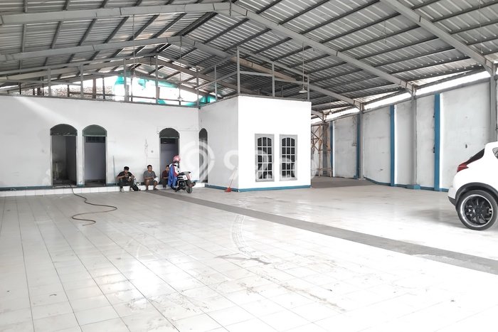 Unit Komersial Dijual di Cirebon LT 300m2 & LB 300m2 Unit Komersial Dijual di Cirebon LT 300m2 & LB 300m2