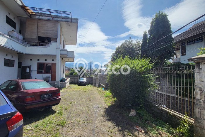 For Sale! Luxury House LT 1586m2 Desain Elegan di Sayap Dago For Sale! Luxury House LT 1586m2 Desain Elegan di Sayap Dago