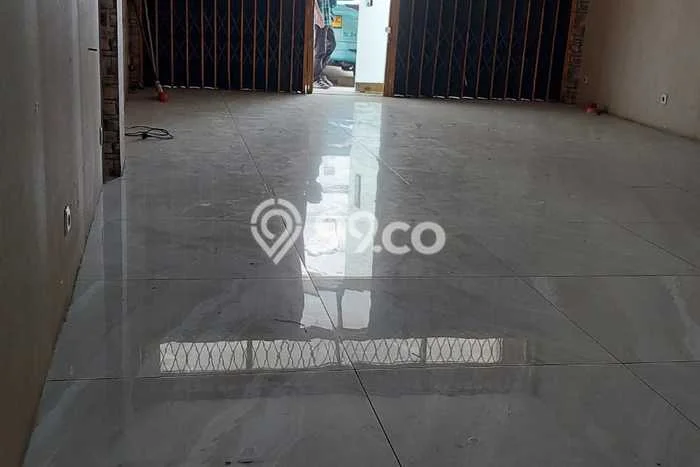 FOR RENT! Ruko di Jembatan Besi Cocok untuk Bisnis 270m2 FOR RENT! Ruko di Jembatan Besi Cocok untuk Bisnis 270m2