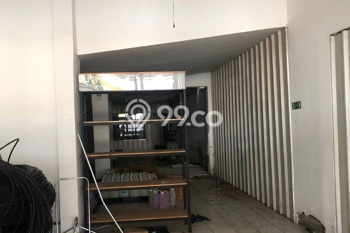 Komersial disewakan lokasi strategis Serpong Utara Tangerang Selatan 400m2 Komersial disewakan lokasi strategis Serpong Utara Tangerang Selatan 400m2