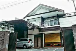 Rumah Lokasi Strategis di , Bandung, Luas 172m2m² LB 150m2m² Rumah Lokasi Strategis di , Bandung, Luas 172m2m² LB 150m2m²