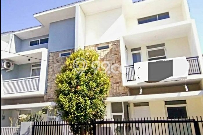Rumah Strategis Minimalis Lb 140m2 di Arcamanik, Bandung Rumah Strategis Minimalis Lb 140m2 di Arcamanik, Bandung