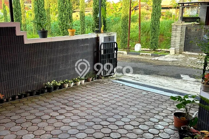 Rumah Elit Modern Siap Huni di Pasteur Bandung Rumah Elit Modern Siap Huni di Pasteur Bandung