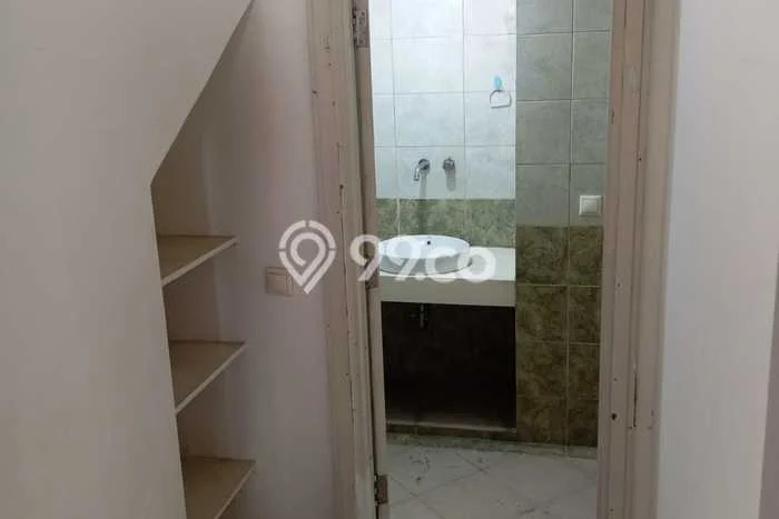 Sewa Rumah Murah di Alam Sutera Tangerang Punya 4 Kamar Tidur Sewa Rumah Murah di Alam Sutera Tangerang Punya 4 Kamar Tidur