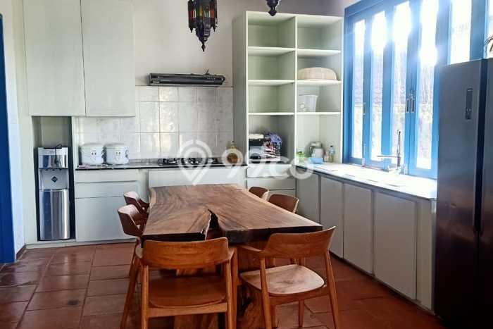Vila Kawasan , Dimensi 380m2m², Ideal untuk tempat tinggal Anda Vila Kawasan , Dimensi 380m2m², Ideal untuk tempat tinggal Anda