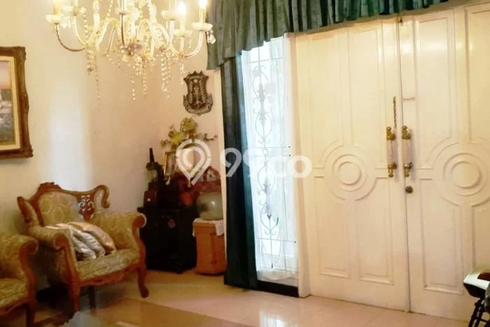 Lokasi strategis! Rumah siap huni disewakan di Ciputat Timur LB 250m2 Lokasi strategis! Rumah siap huni disewakan di Ciputat Timur LB 250m2