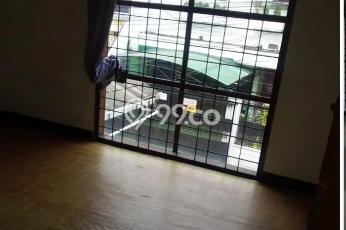 Lokasi strategis! Rumah siap pakai disewakan di Coblong LB 100m2 Lokasi strategis! Rumah siap pakai disewakan di Coblong LB 100m2
