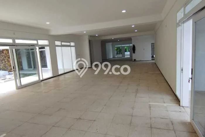 Siap Huni Hunian Elit 5 Kamar di Menteng Dekat ke Mana Saja Siap Huni Hunian Elit 5 Kamar di Menteng Dekat ke Mana Saja