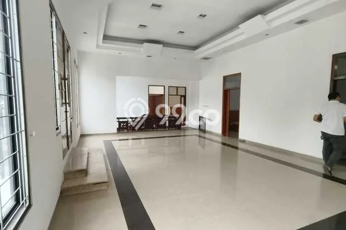 Sewa Rumah Harga Terjangkau di Tanjung Duren Jakarta Barat dengan 6 Kamar Tidur Sewa Rumah Harga Terjangkau di Tanjung Duren Jakarta Barat dengan 6 Kamar Tidur
