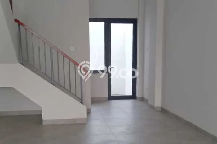 Ruko Dijual di Jakarta Timur LT 70m2 & LB 144m2 Lokasi Terbaik! Ruko Dijual di Jakarta Timur LT 70m2 & LB 144m2 Lokasi Terbaik!