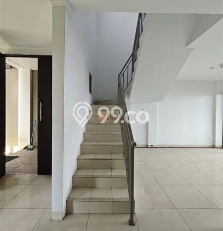 Rumah Sewa Jakarta Pusat LT 136m2 LB 270m2 Kawasan Thamrin Rumah Sewa Jakarta Pusat LT 136m2 LB 270m2 Kawasan Thamrin