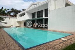 Ready to Use! Luxury House LT 704m2 Desain Modern di Kemang Ready to Use! Luxury House LT 704m2 Desain Modern di Kemang